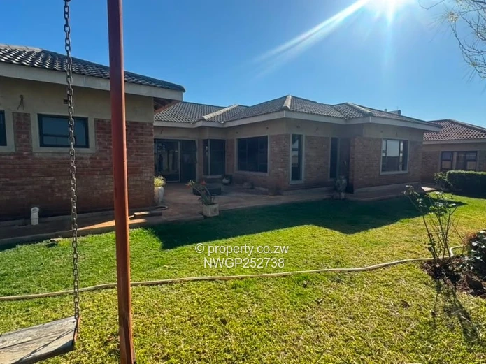 Exceptional Family Home with Cottage for Sale – Emhlangeni