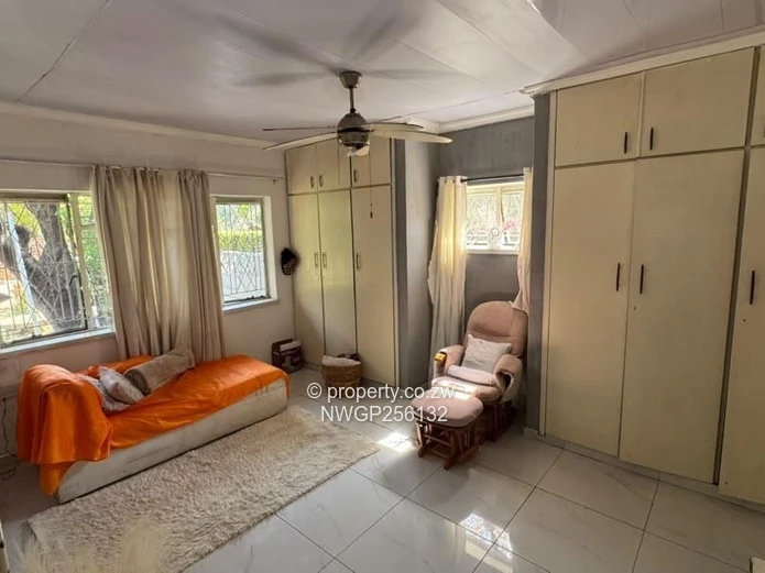 Spacious 3-Bed Home in Ilanda on 1679m² with Borehole & Solar