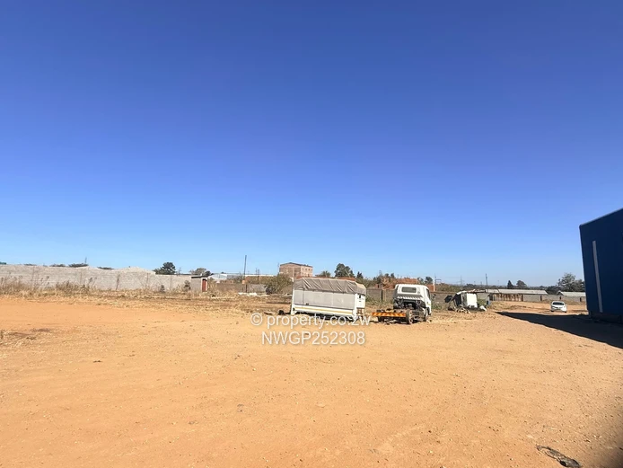 Donnington West: 9,402m² Industrial with 800m² Blue Warehouse & Borehole
