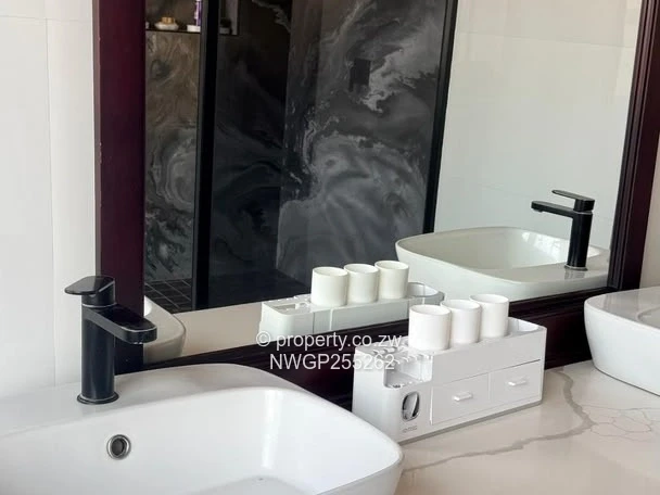 Matsheumhlope Luxury Residence — Property Listing