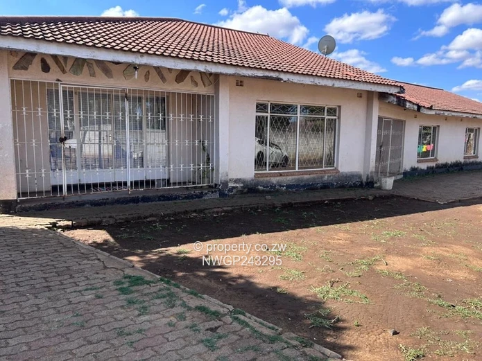 Investor’s Dream Fixer-Upper in Prime Woodlands, Bulawayo