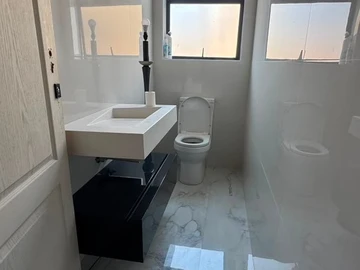 7 Bedroom House
