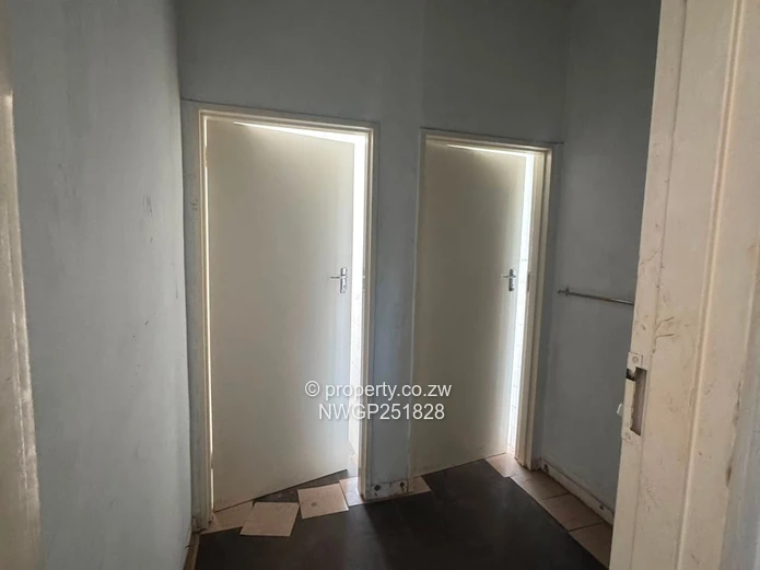 PRIME INDUSTRIAL PROPERTY FOR SALE – PLUMTREE ROAD, BULAWAYO Asking Price: USD $600,000