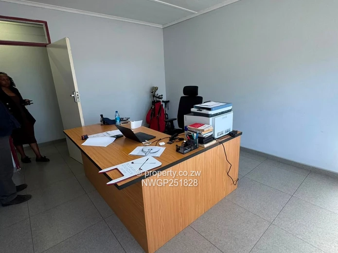 PRIME INDUSTRIAL PROPERTY FOR SALE – PLUMTREE ROAD, BULAWAYO Asking Price: USD $600,000